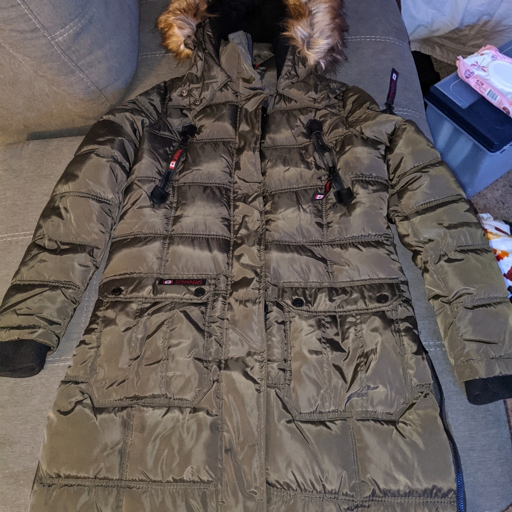 Canada Weathergear Down Puffer NWT olive